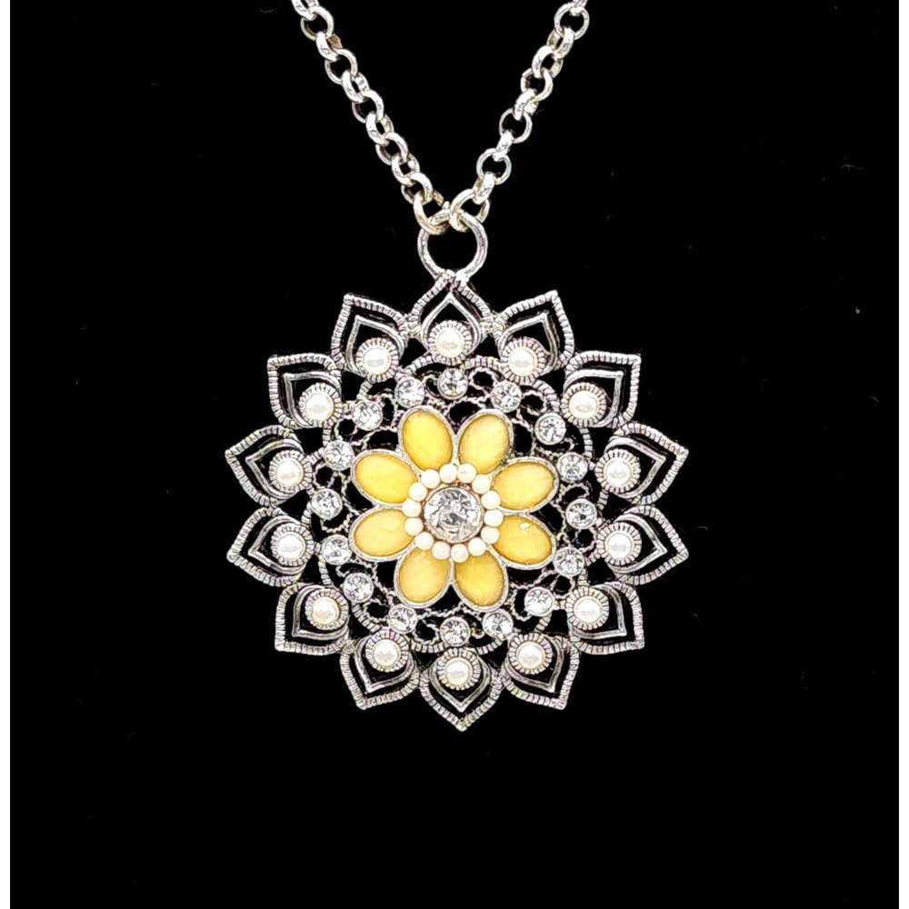 Yellow Flower Pendant Necklace Rhinestone Pearl Silver‎ Tone